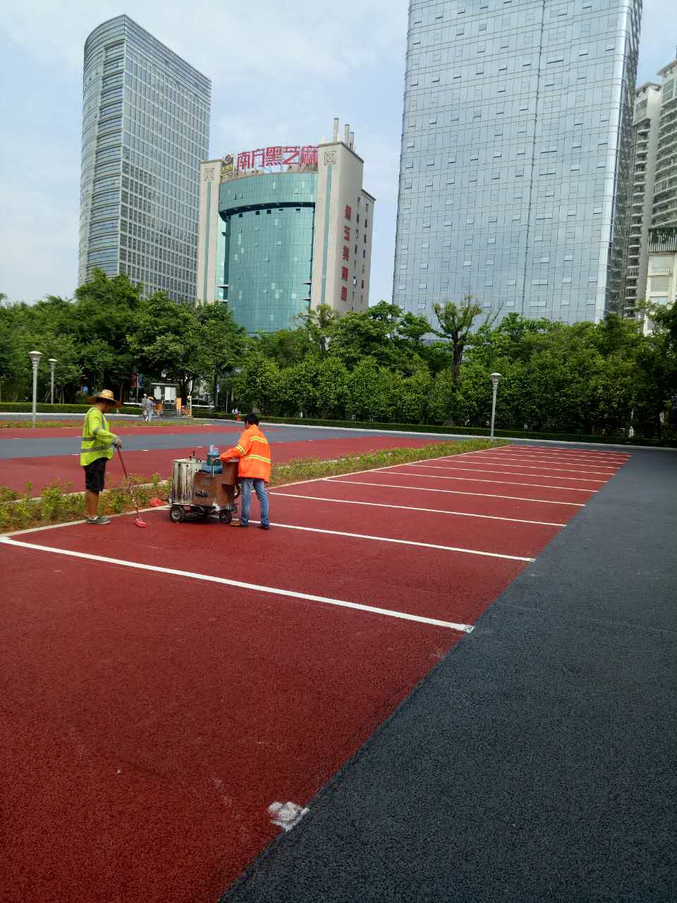 南湖公園熱熔車位劃線-飛馳交通