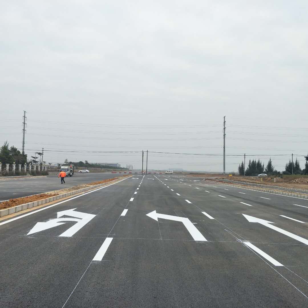 欽州港第七大街公路劃線